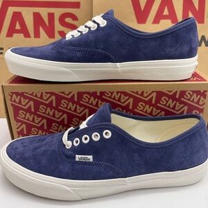 Vans Men’s Authentic
Pig Suede Deep Twilight Sneakers 
Vans Navy Suede Low-Tops